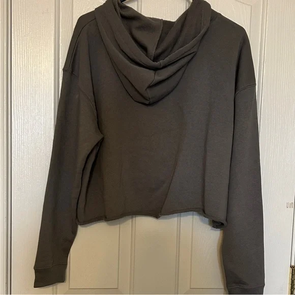 Hot Topic Coca‑Cola Polar Bears Cropped Hoodie – Women’s Large, EUC - Picture 13 of 16